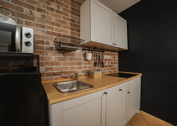 Vevey 5 By Hili Aosta